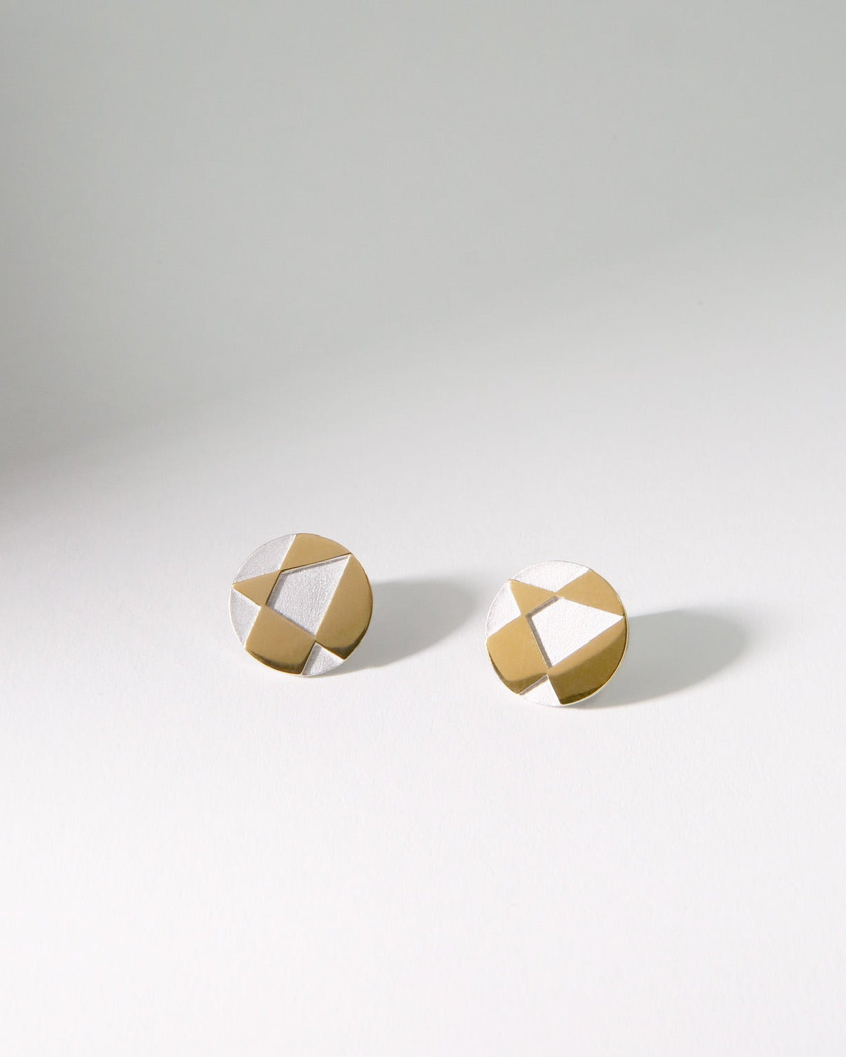 O-KI COIN PIERCED EARRINGS