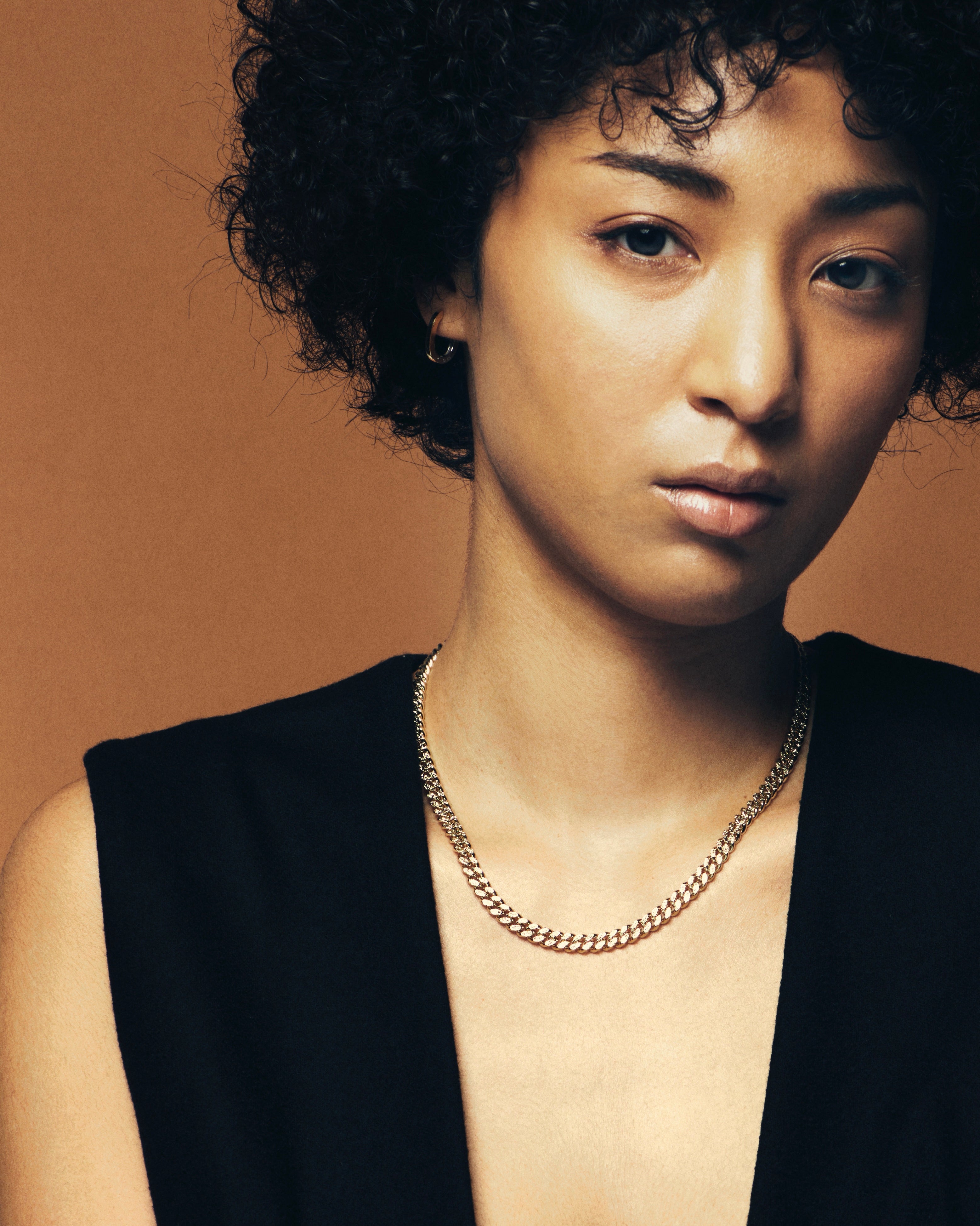 SPARKLING CHAIN NECKLACE [GOLD] – O→KI